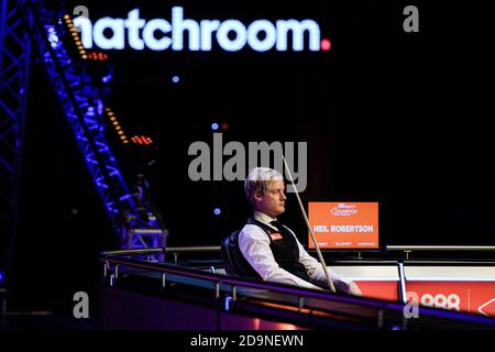 MILTON KEYNES, GROSSBRITANNIEN. November 2020. Neil Robertson bei Tag 1 Halbfinale des 2020 888Sport Champion of Champions Snooker in der Marshall Arena am Freitag, 06. November 2020 in MILTON KEYNES, ENGLAND. Kredit: Taka G Wu/Alamy Live Nachrichten Stockfoto