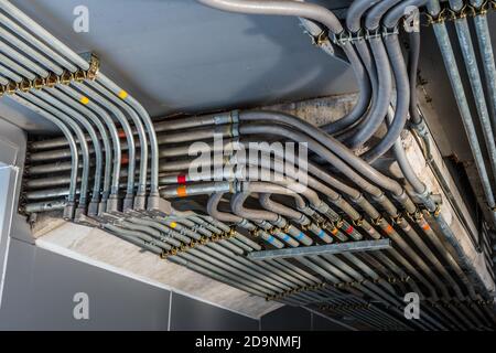 Interne Verdrahtungsleitungen, viele Symptome, ordnungsgemäß installiert. Stockfoto