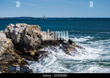 Wellen wogenden bei Portland Head Light, Maine. #8482 Stockfoto