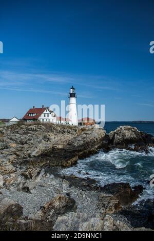 Portland Head Light mit Brandung, Maine. #8490 Stockfoto