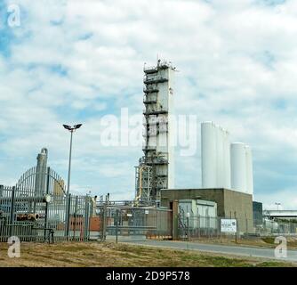 Brisbane, Queensland, Australien - 26. September 2019: Tanklager in einem Industriegebiet Stockfoto