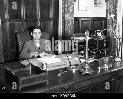 Produzent CARL LAEMMLE Jr in seinem Büro in UNIVERSAL STUDIOS Ca. 1929 Stockfoto