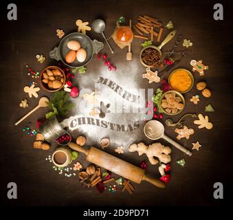 Kreis der Zutaten für die Herstellung Lebkuchen Männer Cookies in Weihnachten Zeit Stockfoto