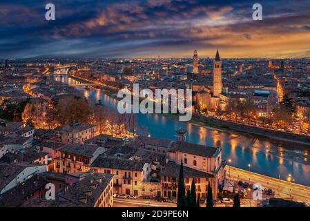 Sonnenuntergang Skyline von Verona, Italien Stockfoto