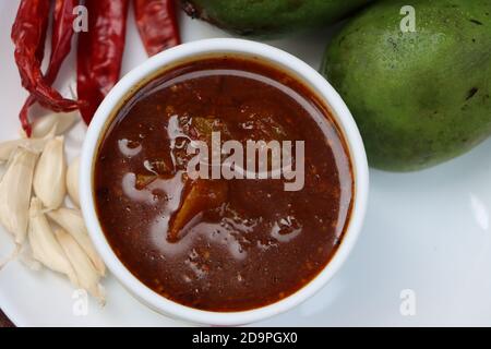 Rohes Mango-Chutney, süß und sauer, indisches Essen Stockfoto