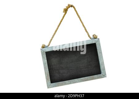 Tafel mit Seil in der Wand hängen, isoliert auf weißem Hintergrund, Clipping Pfad Stockfoto