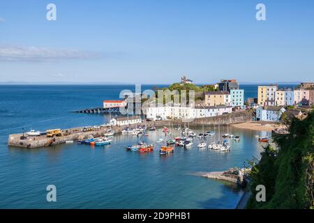 Tenby, Wales, UK, 14. Mai 2018 : Tenby Harbour, ein beliebter Badeort in Pembrokeshire und ein beliebtes Reiseziel für Touristen Stockfoto