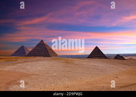 Ägypten. Kairo - Gizeh. Allgemeine Ansicht der Pyramiden Stockfoto