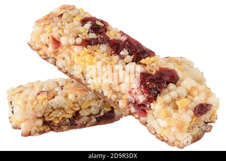 Müsliriegel mit Preiselbeeren und Puffreis. Stockfoto