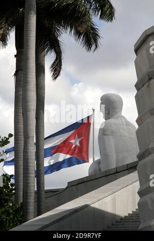 Das Jose Marti Denkmal in Havanna Kuba Jose Marti (1853-1895) war ein Revolutionär und Dichter, der die Unabhängigkeit von Spanien befürwortete und unterstützte. Er gilt als Nationalheld in Kuba Stockfoto