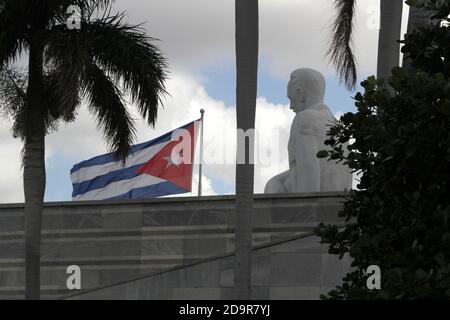 Das Jose Marti Denkmal in Havanna Kuba Jose Marti (1853-1895) war ein Revolutionär und Dichter, der die Unabhängigkeit von Spanien befürwortete und unterstützte. Er gilt als Nationalheld in Kuba Stockfoto