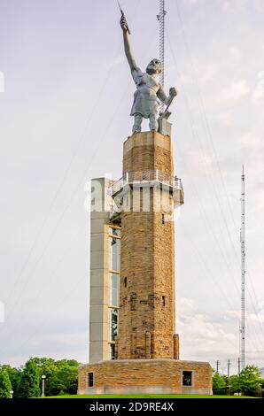 Die Vulcan-Statue ist im Vulcan Park, 19. Juli 2015, in Birmingham, Alabama, abgebildet. Die eiserne Statue zeigt den römischen Gott des Feuers und der Schmiede Vulcan. Stockfoto