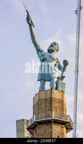 Die Vulcan-Statue ist im Vulcan Park, 19. Juli 2015, in Birmingham, Alabama, abgebildet. Die eiserne Statue zeigt den römischen Gott des Feuers und der Schmiede Vulcan. Stockfoto