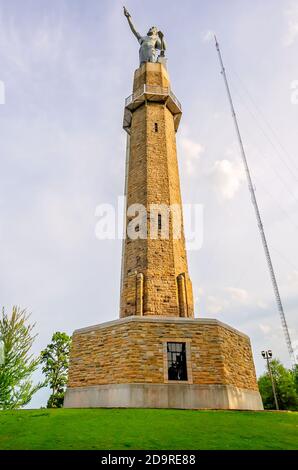 Die Vulcan-Statue ist im Vulcan Park, 19. Juli 2015, in Birmingham, Alabama, abgebildet. Die eiserne Statue zeigt den römischen Gott des Feuers und der Schmiede Vulcan. Stockfoto