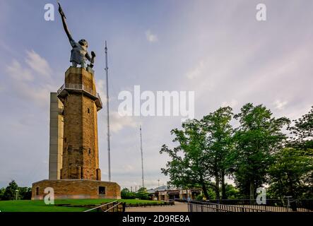 Die Vulcan-Statue ist im Vulcan Park, 19. Juli 2015, in Birmingham, Alabama, abgebildet. Die eiserne Statue zeigt den römischen Gott des Feuers und der Schmiede Vulcan. Stockfoto