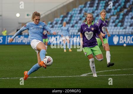 MANCHESTER, ENGLAND. 7. NOVEMBER Citys Laura Coombs schießt und punktet während des Barclays FA Women's Super League-Spiels zwischen Manchester City und Bristol City im Academy Stadium, Manchester am Samstag, 7. November 2020, um es 2-1 zu erreichen. (Kredit: Chris Donnelly, MI News) Kredit: MI Nachrichten & Sport /Alamy Live Nachrichten Stockfoto