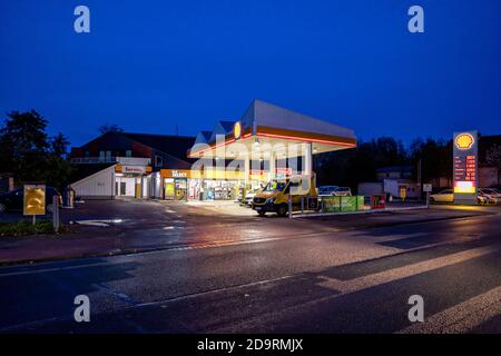 Shell-Tankstelle in Cuxhaven, Deutschland. Stockfoto