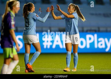 MANCHESTER, ENGLAND. 7. NOVEMBER Citys Janine Beckie feiert den 7-1. November während des Barclays FA Women's Super League-Spiels zwischen Manchester City und Bristol City im Academy Stadium, Manchester am Samstag, 7. November 2020. (Kredit: Chris Donnelly, MI News) Kredit: MI Nachrichten & Sport /Alamy Live Nachrichten Stockfoto