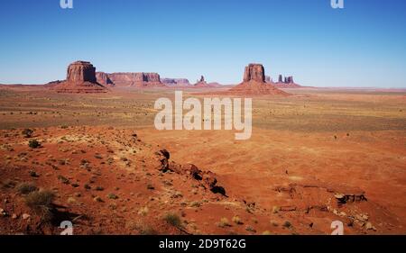 Klassische Ansicht des berühmten Monument Valley, Arizona, USA Stockfoto