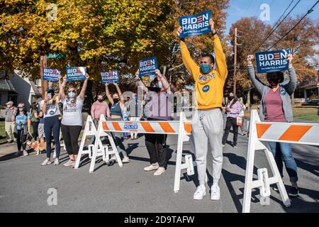 Scranton, Usa. November 2020. SCRANTON, PA- 7. NOVEMBER: Nach der Niederlage Donald Trumps bei den Präsidentschaftswahlen am 7. November 2020 in Scranton, Pennsylvania, wird im Kinderheim des designierten Präsidenten Joseph Biden gefeiert: Foto: Chris Tuite/ImageSPACE Credit: Imagespace/Alamy Live News Stockfoto