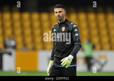 Benevento, Italien. November 2020. Nicolò Manfredini Spieler von Benevento, während des Spiels der italienischen Serie A Fußball-Meisterschaft zwischen Benevento vs Spezia Endergebnis 0-3, Spiel im Ciro Vigorito Stadion in Benevento gespielt. Italien, Den 07. November 2020. (Foto von Vincenzo Izzo/Sipa USA) Quelle: SIPA USA/Alamy Live News Stockfoto