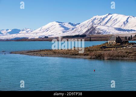 Die historische Kirche des Guten Hirten in Tekapo, Neuseeland. Beliebtes Winter-Touristen-und Skigebiet in Central Otago. Stockfoto