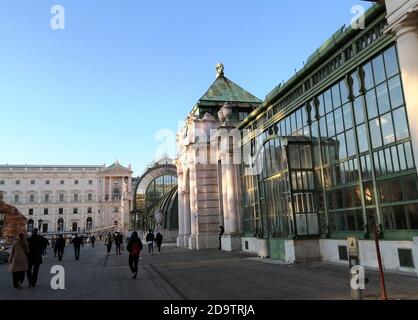 Ein Blick aus dem Gebäude des Kongress- & Veranstaltungszentrums Hofburg Wien und der OSZE-Organisation für Sicherheit und Zusammenarbeit in Europa. Wien, Österreich in 1 Stockfoto