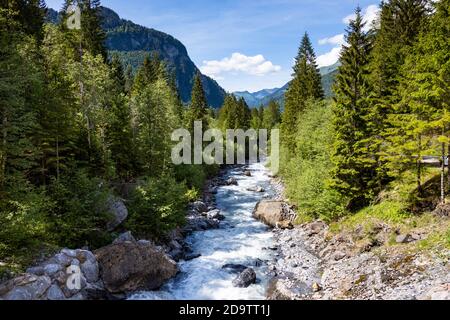 Luftaufnahme der Cascade du Rouget (Rouget Wasserfälle) In Sixt-fer-a-cheval in Haute-Savoie Frankreich Stockfoto