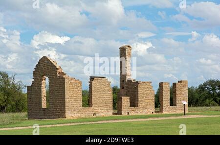 Texas Forts Trail, Shackelford County, Albany, Fort Griffin State Historic Site, Verwaltungsgebäude (Ruine) Stockfoto