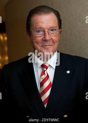 Roger Moore im Sheraton Park Tower, London, 9. April 2009 Stockfoto