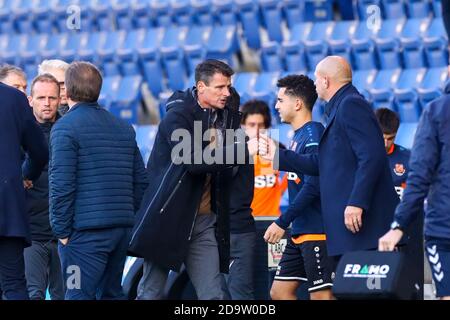 DOETINCHEM, NIEDERLANDE - NOVEMBER 07: Trainer Wim Jonk vom FC Volendam, Trainer Richard Roelofsen von De Graafschap beim niederländischen Keukenkampioendivisie-Spiel zwischen De Graafschap und FC Volendam am 7. november 2020 in De Vijverberg in Doetinchem, Niederlande (Foto: Marcel ter Bals/Orange Pictures) Stockfoto