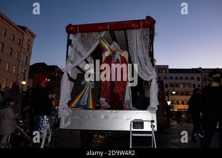 Berlin, Deutschland. November 2020. Protest gegen die polnische Regierung und Verbot der Abtreibung. (Foto: Beata Siewicz/Pacific Press) Quelle: Pacific Press Media Production Corp./Alamy Live News Stockfoto