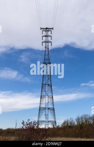 Der 400 kV Thames Crossing Pylon. Dies sind die höchsten Pylons in Großbritannien. Stockfoto