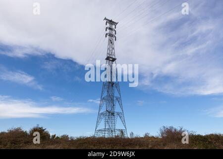 Der 400 kV Thames Crossing Pylon. Dies sind die höchsten Pylons in Großbritannien. Stockfoto