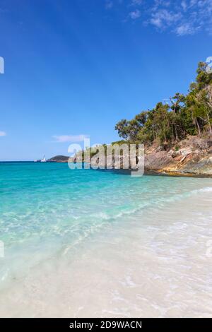 Whithaven Strand ist einer der berühmtesten Strände der Welt Das Hotel liegt auf Whitsunday Island im hohen Norden von Queensland, Australien Stockfoto