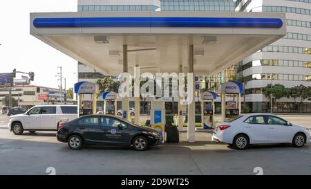 Los Angeles, California/Vereinigte Staaten von Amerika-April 6,2018: Self-Service-Gaspumpe auf der Straße W Century Blvd in Los Angeles. Stockfoto