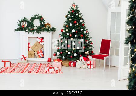 Silvester Weihnachtsbaum mit Geschenken Stockfoto