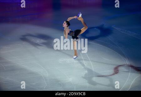 Chongqing. November 2020. Jin Minzhi aus China tritt während der Abschlussgala beim Cup of China ISU Grand Prix of Figure Skating 2020 im südwestchinesischen Chongqing am 8. November 2020 auf. Quelle: Huang Wei/Xinhua/Alamy Live News Stockfoto