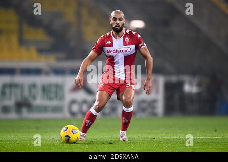 PARMA, ITALIEN - 07. November 2020: Sofyan Amramat von ACF Fiorentina in Aktion während der Serie A Fußballspiel zwischen Parma Calcio und ACF Fiorentina. Das Spiel endete 0-0 Unentschieden. (Foto von Nicolò Campo/Sipa USA) Stockfoto