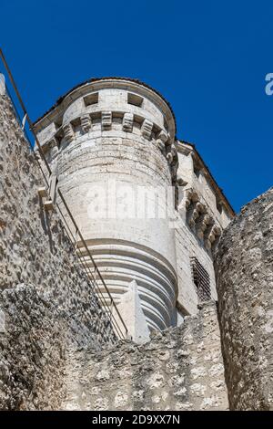 Detail eines kleinen Turms der gut erhaltenen Burg von Cuellar (Schloss der Herzöge von Alburquerque), in verschiedenen Stilen zwischen dem 13. Und gebaut Stockfoto