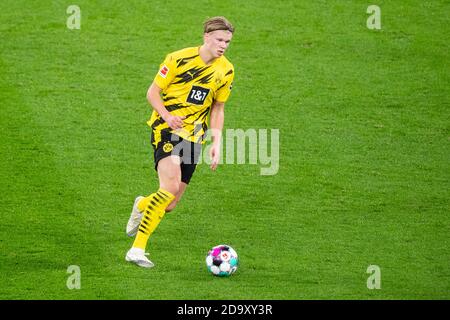 Erling HAALAND, Haland, BVB 9 beim Spiel BORUSSIA DORTMUND - FC BAYERN MÜNCHEN in der 1. Deutschen Bundesliga, Saison 2020/2021, Spieltag 7, Dortmund, Deutschland, 7. November 2020. © Peter Schatz / Alamy Live News / E.Kremser/SVEN SIMON/Pool wichtig: Die DFL-BESTIMMUNGEN VERBIETEN DIE VERWENDUNG VON FOTOGRAFIEN als BILDSEQUENZEN und/oder QUASI-VIDEO - Nationale und internationale Nachrichtenagenturen OUT redaktionelle Verwendung Stockfoto