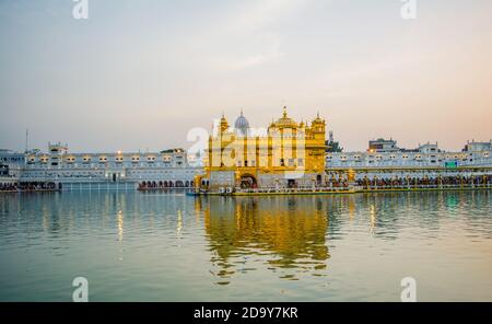 Der Harmindar Sahib, auch bekannt als Goldener Tempel Amritsar. Religiöser Ort der Sikhs. Sikh gurdwara Golden Temple Stockfoto