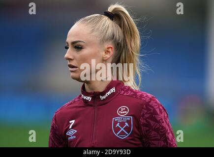 Alisha Lehmann von West Ham United macht sich vor dem Spiel der FA Women's Super League im SportNation.bet Stadium, Solihull, warm. Stockfoto