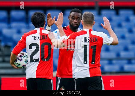 ROTTERDAM - 08-11-2020, Feijenoord Stadion de Kuip, Niederländische eredivisie Fußballsaison 2020/2021, Feyenoord - Groningen, Feyenoord Spieler Lutsharel Geertruida feiert Kredit: Pro Shots/Alamy Live News Stockfoto