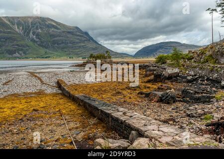Loch Torridon in den North West Highlands von Schottland bei Ebbe. Stockfoto