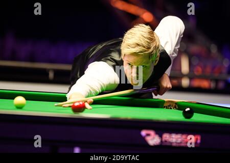 MILTON KEYNES, GROSSBRITANNIEN. November 2020. Neil Robertson während des 2020 888Sport Champion of Champions Snooker Final in der Marshall Arena am Sonntag, 08. November 2020 in MILTON KEYNES, ENGLAND. Kredit: Taka G Wu/Alamy Live Nachrichten Stockfoto