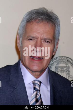 Manhattan, Vereinigte Staaten Von Amerika. Mai 2012. NEW YORK, NY - MAI 21: Alex Trebek nimmt am 21. Mai 2012 an den 71. Jährlichen George Foster Peabody Awards im Waldorf Astoria in New York City Teil. Personen: Alex Trebek Kredit: Storms Media Group/Alamy Live News Stockfoto