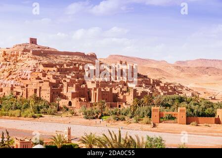 Ksar Ait Ben haddou, altes Berber-lehmziegeldorf oder Kasbah. Ouarzazate, Drâa-Tafilalet, Marokko, Nordafrika Stockfoto