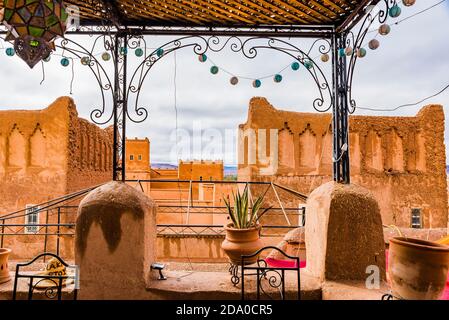 Schlammziegel Kasbah von Taourirt. Ouarzazate, Drâa-Tafilalet, Marokko, Nordafrika Stockfoto