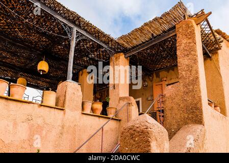 Schlammziegel Kasbah von Taourirt. Ouarzazate, Drâa-Tafilalet, Marokko, Nordafrika Stockfoto